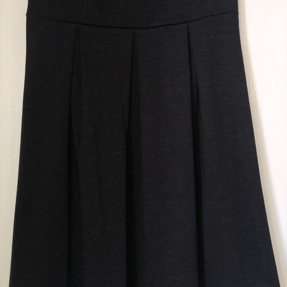 Sleeveless dress - Picture 3 of 5